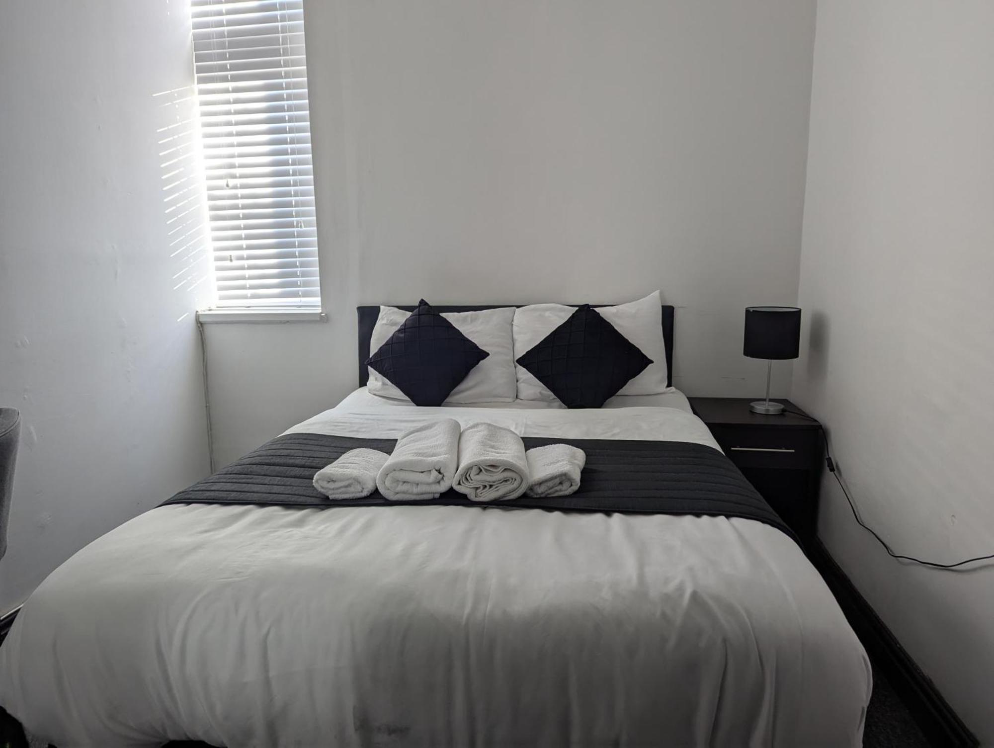 Oyo Firs Lodge London Heathrow Hounslow Exterior photo